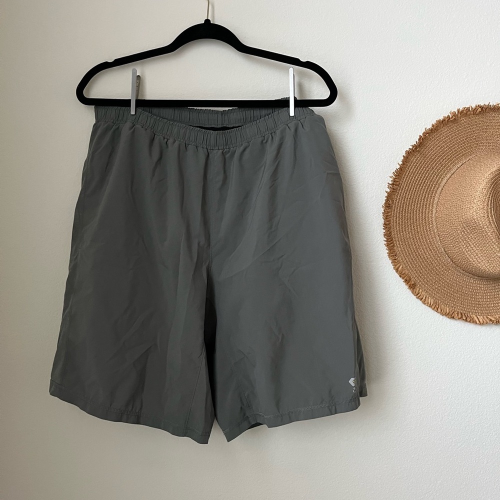 Mountain Hardware Grey Lined Shorts, Size XL